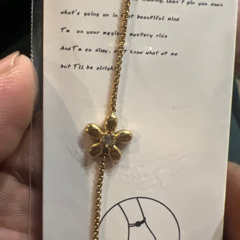 minimal one daisy bracelet