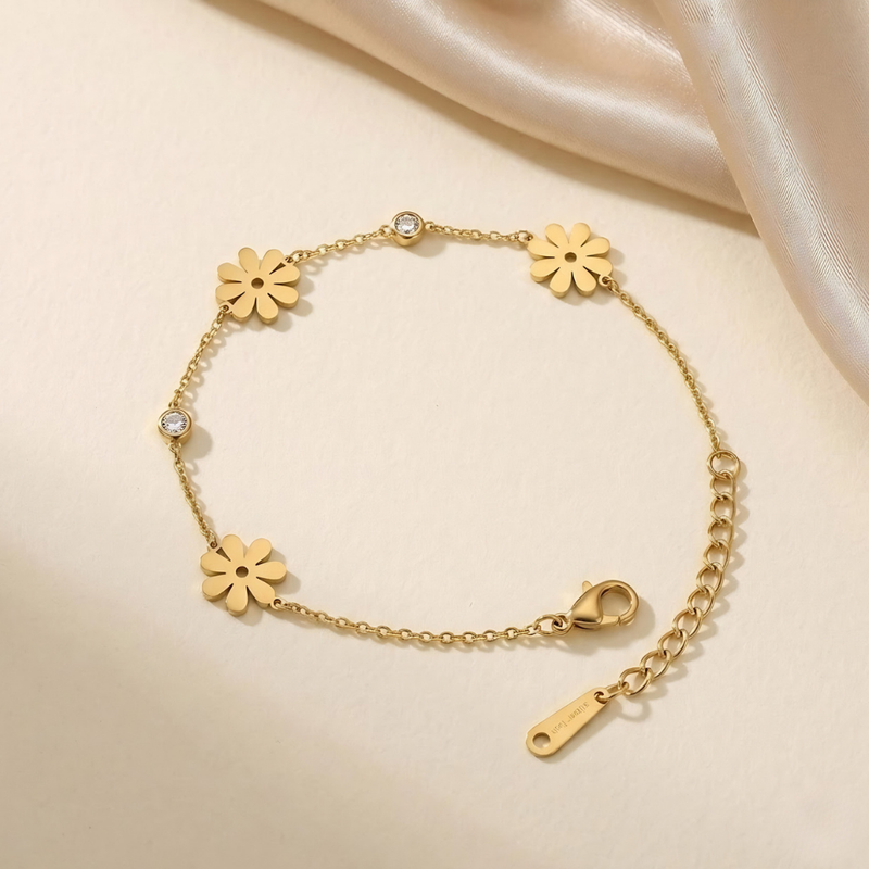 "Daisy Flower Zirconia Charm Bracelet