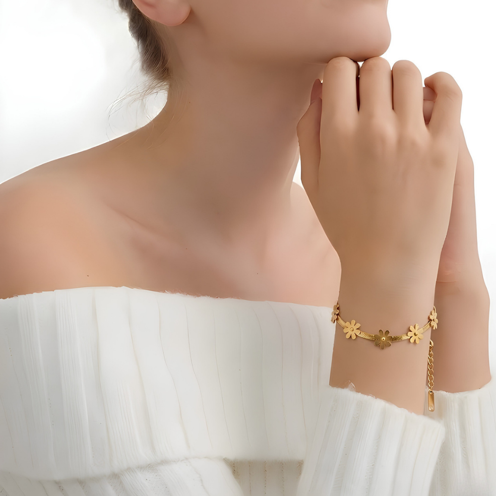 Daisy Flower Charm Bracelet