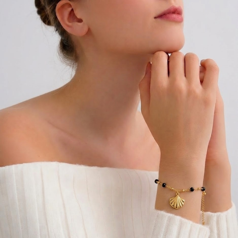 Black Bead Shell Bracelet