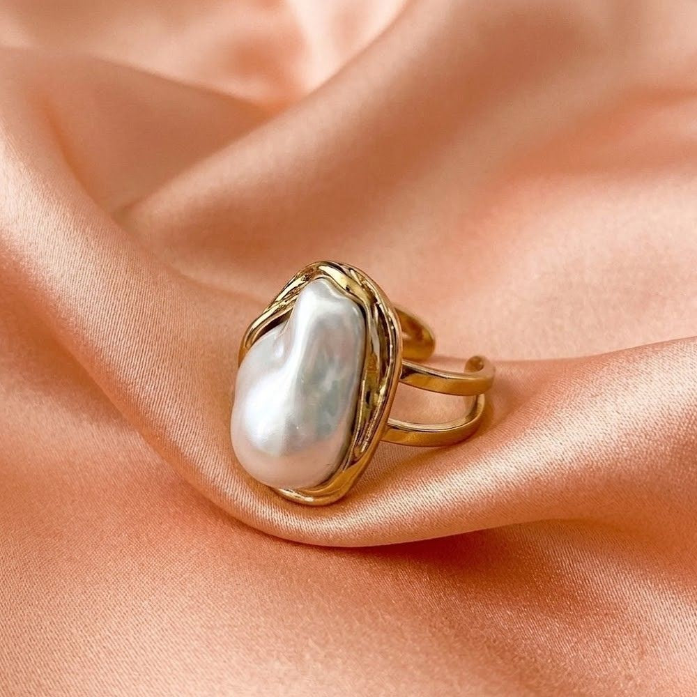 Luxe Pearl Ring