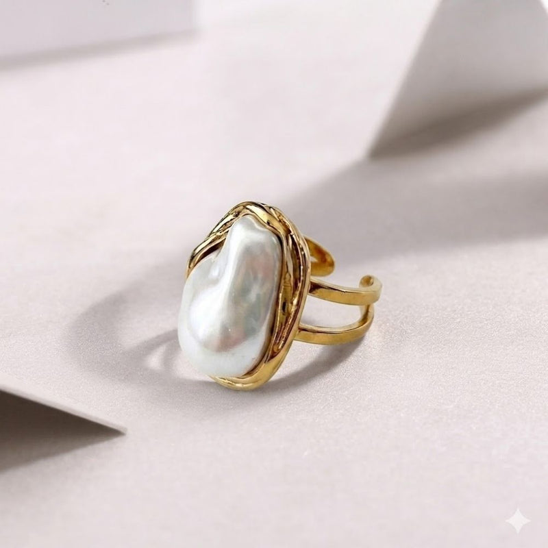 Luxe Pearl Ring